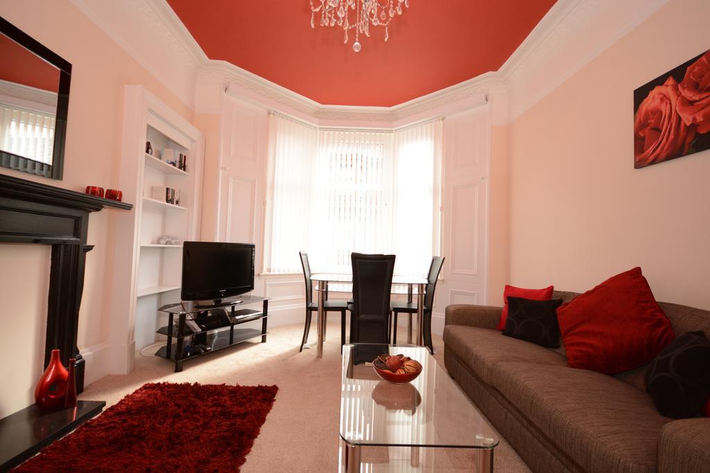 Townhead Apartments Glasgow Airport بيزلي الغرفة الصورة