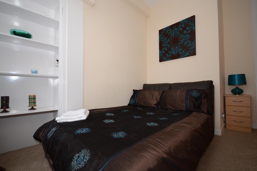 Townhead Apartments Glasgow Airport بيزلي الغرفة الصورة