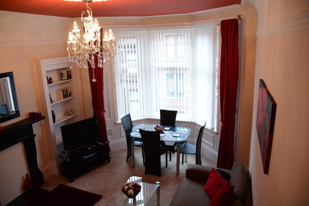 Townhead Apartments Glasgow Airport بيزلي الغرفة الصورة